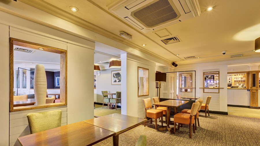 Premier Inn London Putney Bridge