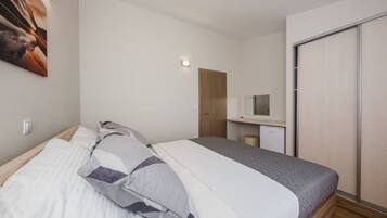 Apartment | 1 bedroom, iron/ironing board