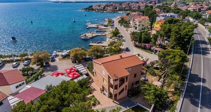 Coastal Apartment in Sibenik-brodarica