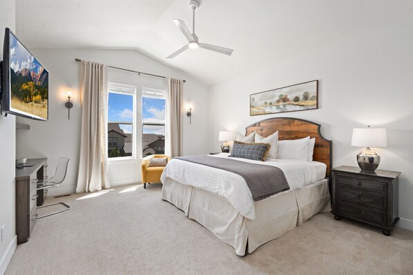 4 bedrooms, desk, iron/ironing board, travel cot