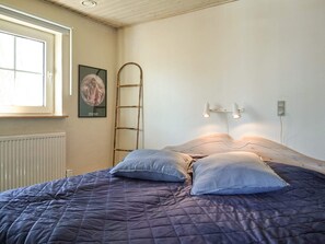 House | 2 bedrooms, individually furnished - 4 Person Holiday Home in Allinge-by Traum (Allinge)