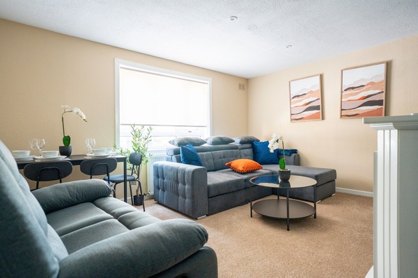 Living Room / Lounge