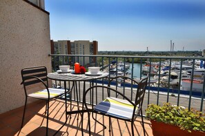  하우스 | 야외 식당