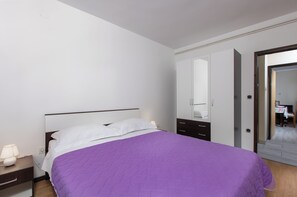 2 室のベッドルーム、WiFi、ベッドシーツ