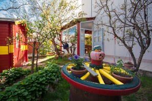 Garden - Apartment in Sibenik Near Adriatic Beaches (Sibenik)