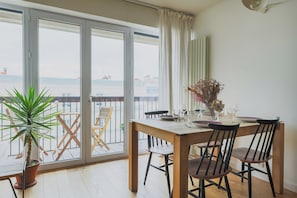 Apartment | Dining