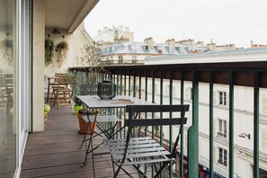 Apartment | Outdoor dining