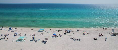 Una spiaggia nelle vicinanze