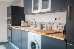 Frigorifero, microonde, forno, lavastoviglie