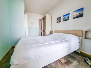 2 quartos, ferros/tábuas de passar roupa, Wi-Fi de cortesia