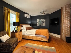 3 habitaciones, tabla de planchar con plancha, wifi y ropa de cama 