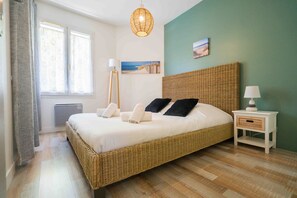 3 bedrooms, iron/ironing board, free WiFi, bed sheets