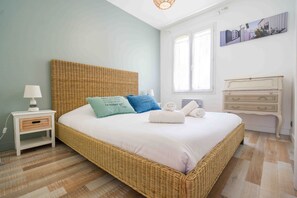 3 chambres, fer et planche à repasser, Wi-Fi gratuit, draps fournis