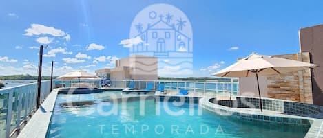 Studio | Pool