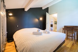 4 bedrooms, iron/ironing board, free WiFi, bed sheets - Villa Familiale avec Piscine, Plage à pied (Pyla-sur-Mer)