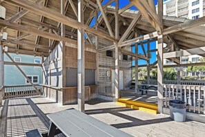 屋外ダイニングエリア