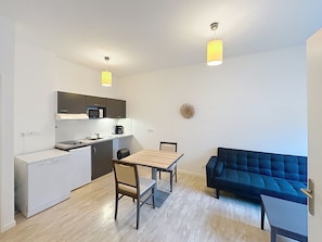Appartement 2 pièces 2/3 personnes | Cuisine privée | Réfrigérateur, micro-ondes, plaque de cuisson, lave-vaisselle