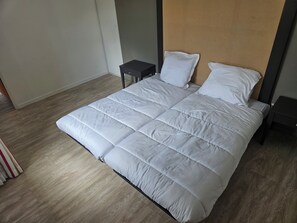 1 bedroom, blackout drapes, iron/ironing board, cribs/infant beds