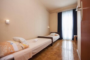 2 bedrooms - One-bedroom Apartment Near Beach (Sibenik)