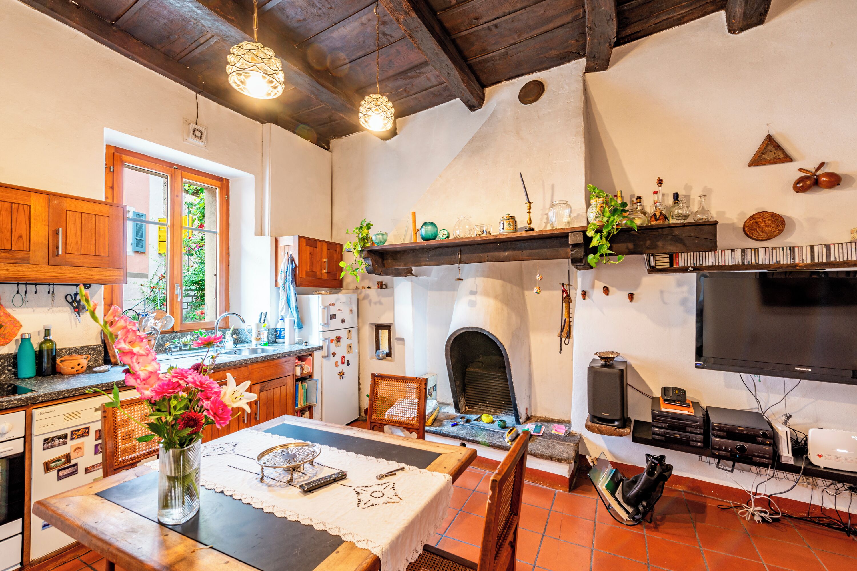 Lemari es, oven, kompor, dan mesin pencuci piring