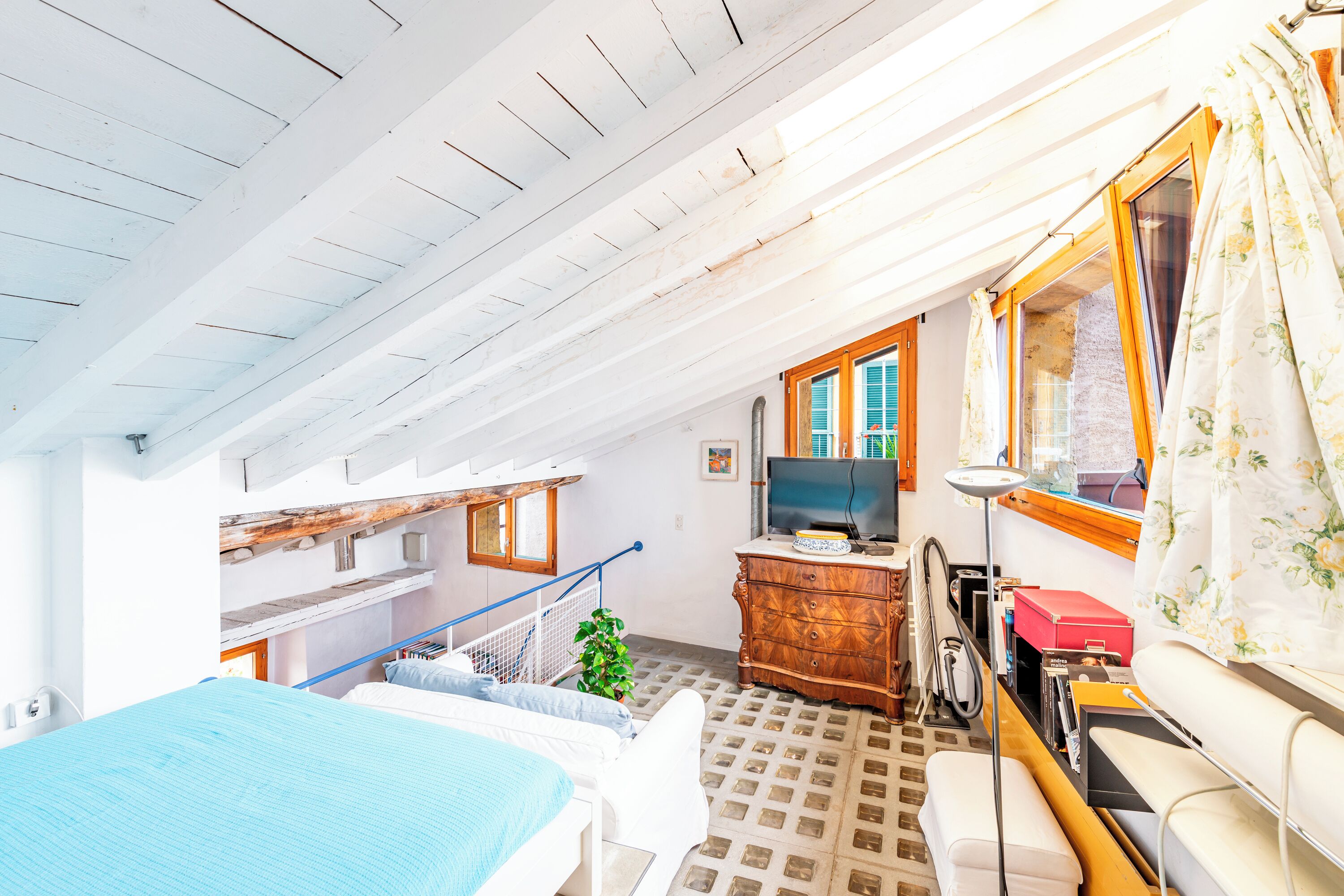 2 bedrooms, laptop workspace, iron/ironing board, WiFi