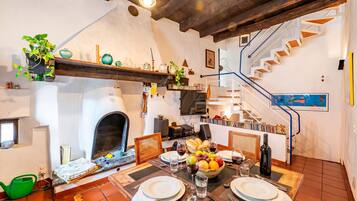 Standard House, Multiple Bedrooms, Mountainside (Antica Torre) | Dining