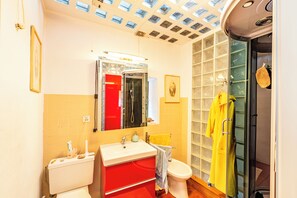 Shower, towels, soap, shampoo - Antica Torre (Lugano)