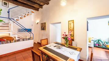 Standard House, Multiple Bedrooms, Mountainside (Antica Torre) | Interior