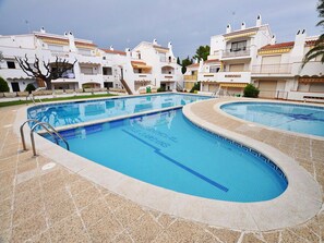 Apartment | Pool | Outdoor pool - Apartment in Roses Near Cap de Creus Park (Roses)