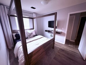 2 bedrooms, iron/ironing board, free WiFi, bed sheets