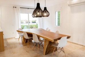 Dining - VILLA LOVAINA - Villa with pool close to the beach in the Golden Mile (Marbella)