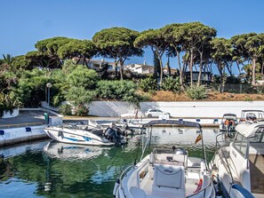 Marina - Urbanizacion Cabopino (Marbella)