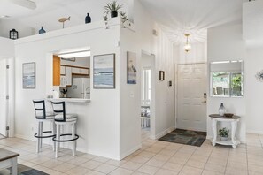 Kylskåp, mikrovågsugn, ugn och spishäll