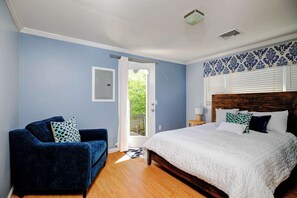 1 habitación, tabla de planchar con plancha, cuna de viaje y wifi