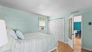 1 bedroom, iron/ironing board, travel cot, WiFi