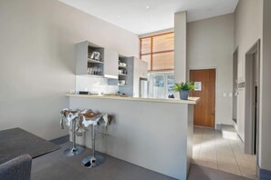 Imagen sin descripción, 2 de 18, botón