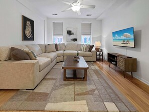 TV, offices - River City Apartment #1 with flex space (La Crosse)