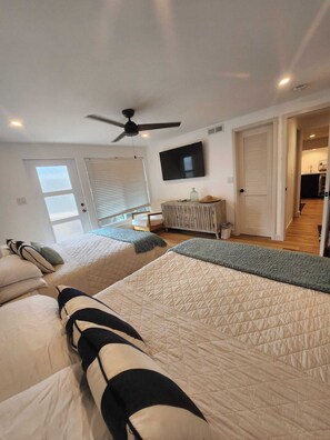 5 bedrooms, desk, iron/ironing board, free WiFi - Luxury Beach Front Estate, 1/2 acre, 8 Beds, 3 Spa Baths, Sleeps 16 (Daytona Beach)