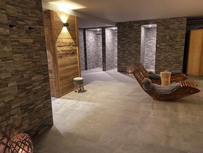 Sauna, hot tub, steam room - Hotel Almhof (San Candido)