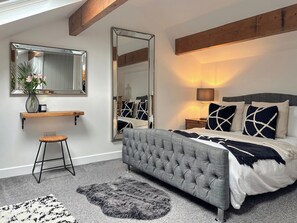 3 quartos, Wi-Fi de cortesia, roupa de cama