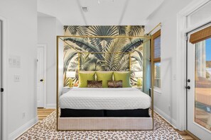 4 bedrooms, desk, iron/ironing board, travel cot - Private Heated Pool - Bachelorettes - Game Room (Panama City Beach)