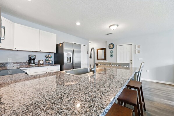 Fridge, microwave, oven, stovetop - Ocean Blue Haven - Stay for 6! (St. Augustine)