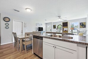 Fridge, microwave, oven, stovetop - Ocean Blue Haven - Stay for 6! (St. Augustine)