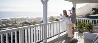 Marvelous 5-bedroom house with WiFi, pool, beach and more in Cape Town