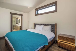 4 bedrooms, travel cot, WiFi, bed sheets