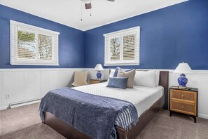 4 Schlafzimmer, Schreibtisch, Bügeleisen/Bügelbrett, Reisekinderbett