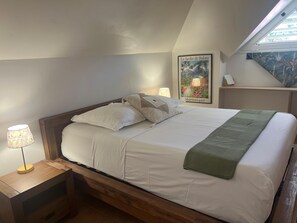 2 chambres, fer et planche à repasser, Wi-Fi, draps fournis