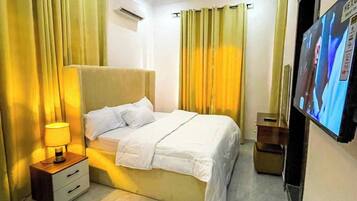 3 bedrooms, iron/ironing board, WiFi
