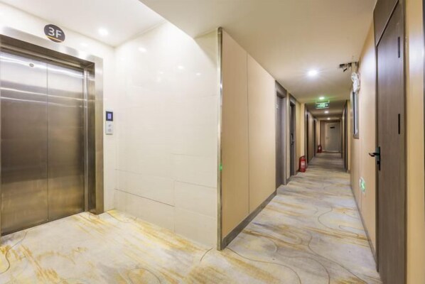 Interior - Super 8 Hotel (Liujiayao Metro Station) (Beijing)