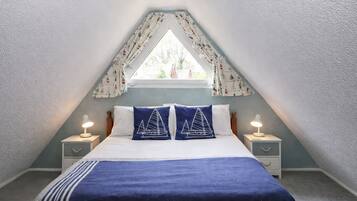Cottage | 3 bedrooms, WiFi (free), individually decorated, individually furnished